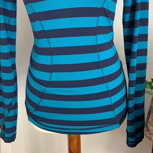 🍋lululemon Base Runner Long Sleeve- Like New - Picture 7 of 11